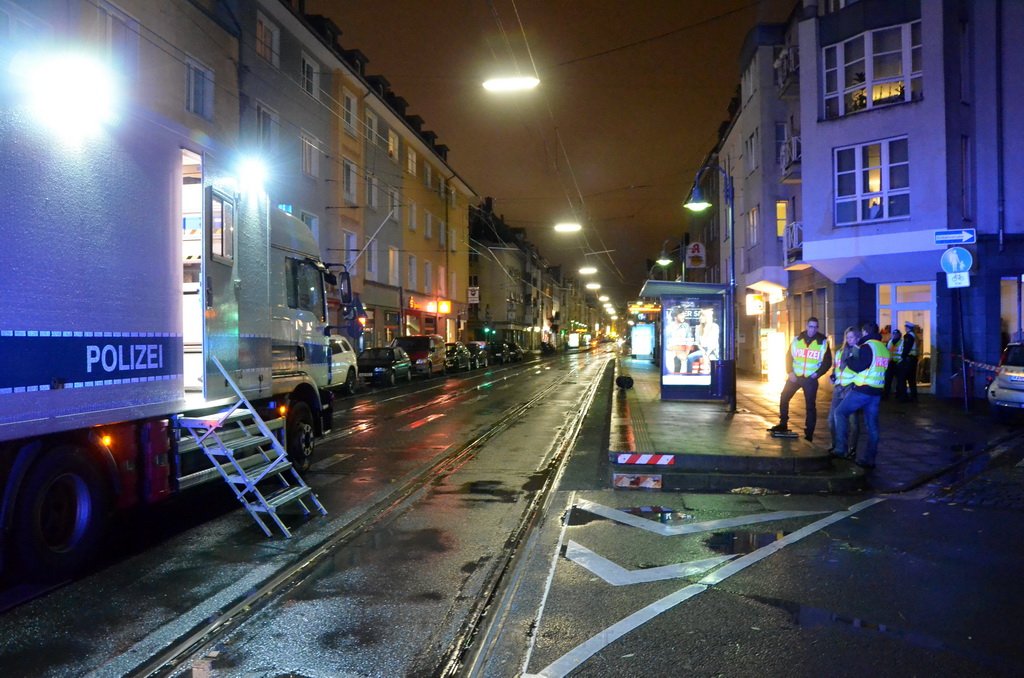 Einsatz BF Verdaechtiges Fahrzeug Koeln Suelz Zuelpischerstr Gustavstr P21.JPG - Miklos Laubert